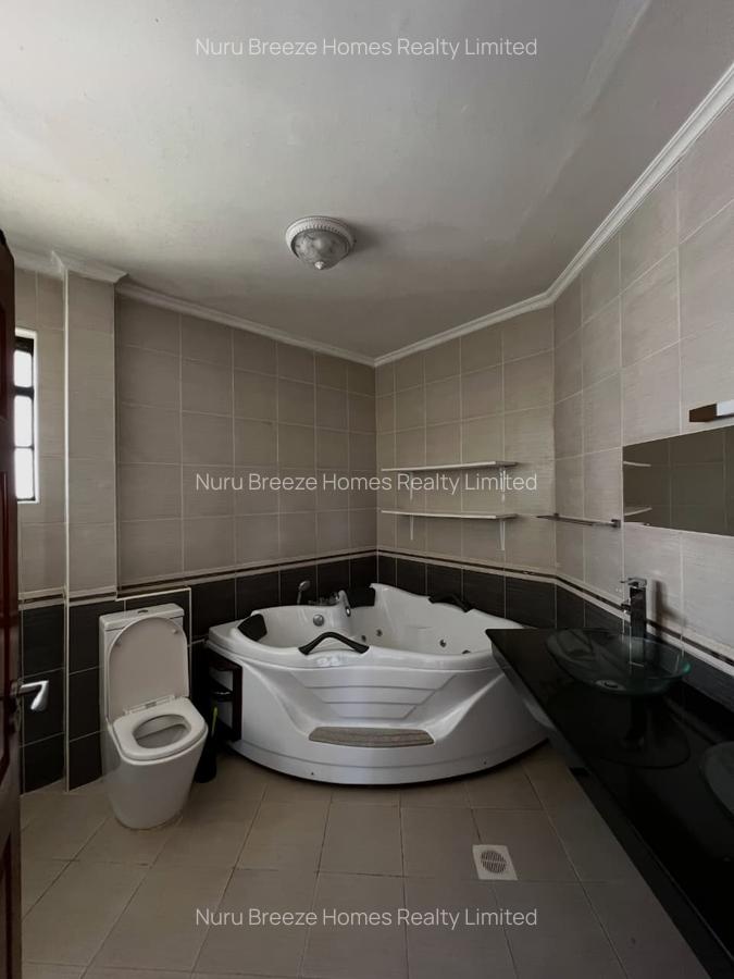 5 Bed Townhouse with En Suite in Lavington - 7