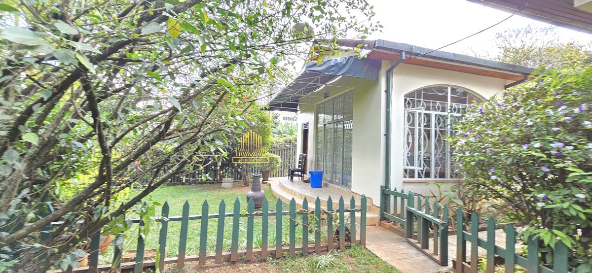 2 Bed House with Garden in Lavington - 15