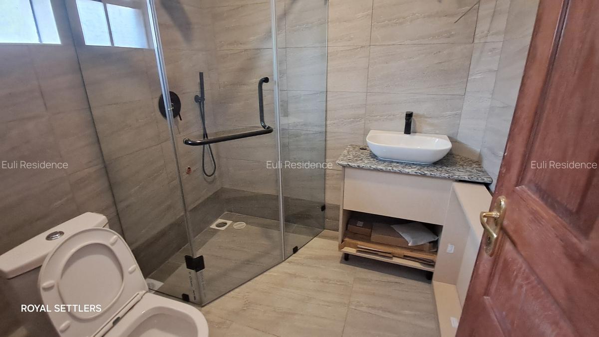 4 Bed Townhouse with En Suite at James Gichuru - 12
