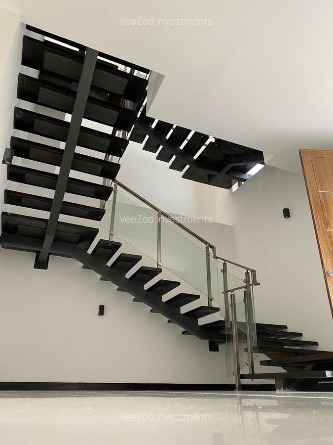 5 Bed Villa with En Suite at Peponi Road - 8