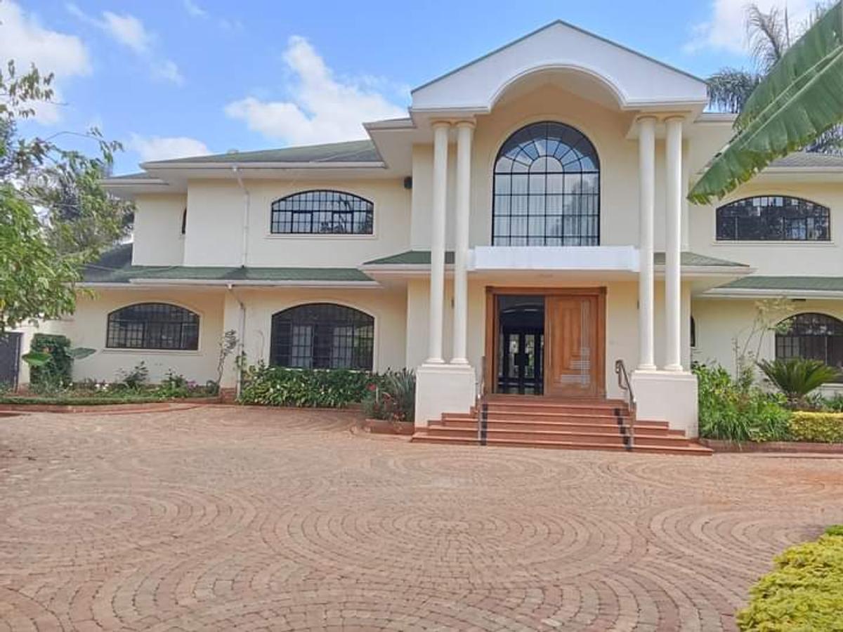 6 Bed House with En Suite in Nyari - 1