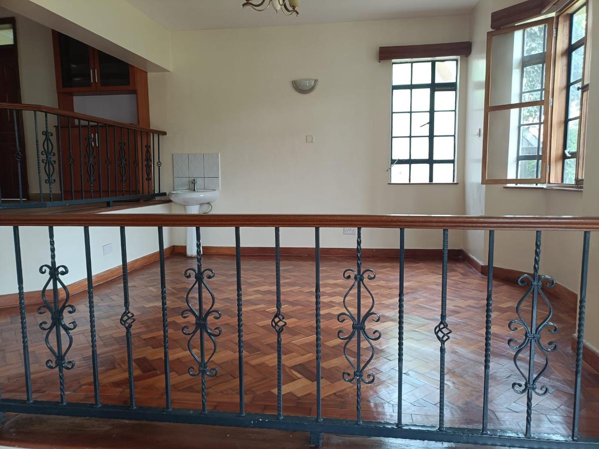 4 Bed House with En Suite in Runda - 4