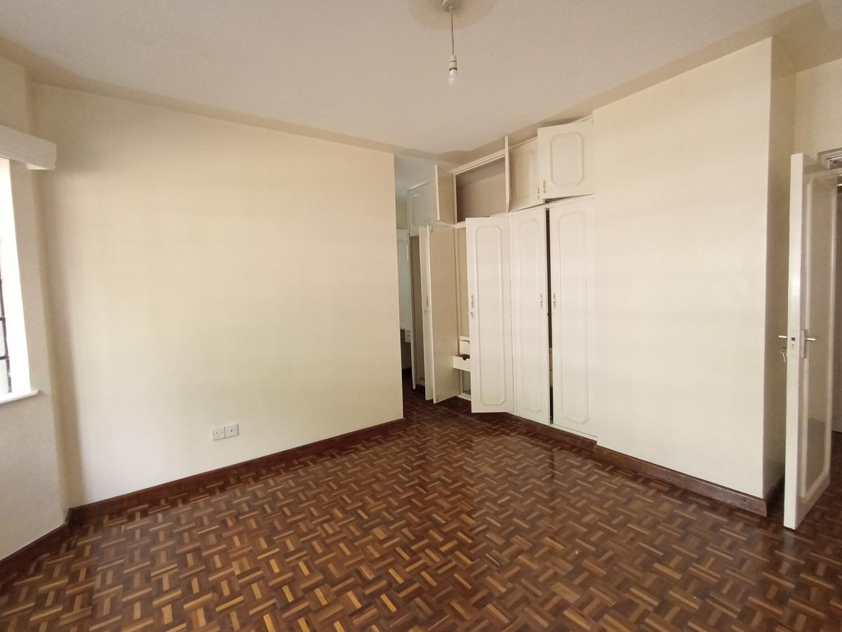 2 Bed Apartment with En Suite at Near Sarit Centre - 10