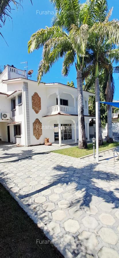 4 Bed Villa with En Suite at Nyali - 12