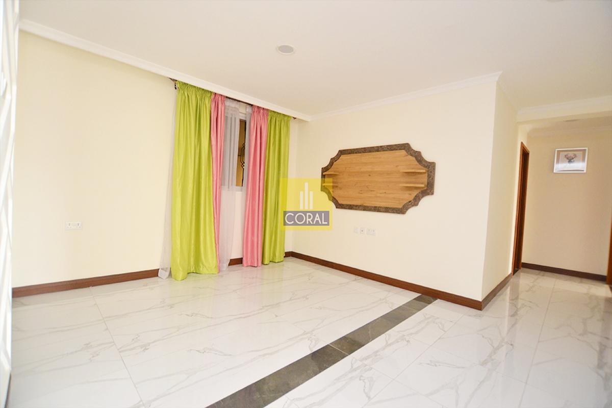 3 Bed Apartment with En Suite in Lavington - 14