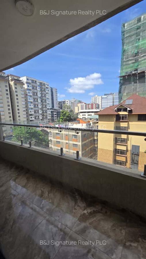 Serviced 5 Bed Apartment with En Suite in Parklands - 6