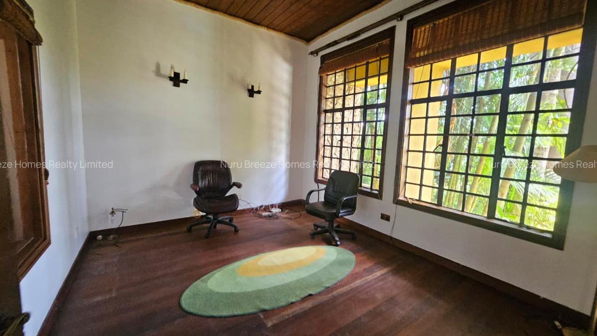 6 Bed House with En Suite in Runda - 9