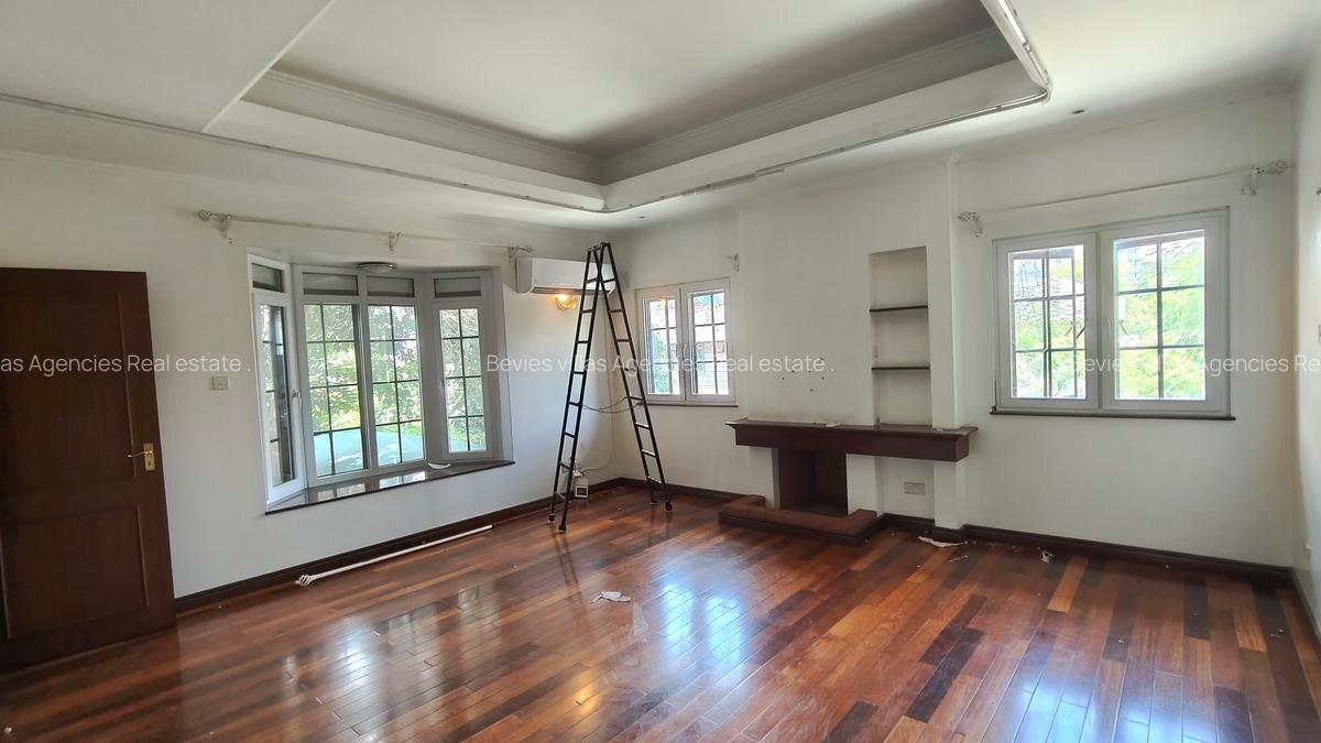 4 Bed Townhouse with En Suite at General Mathenge - 15
