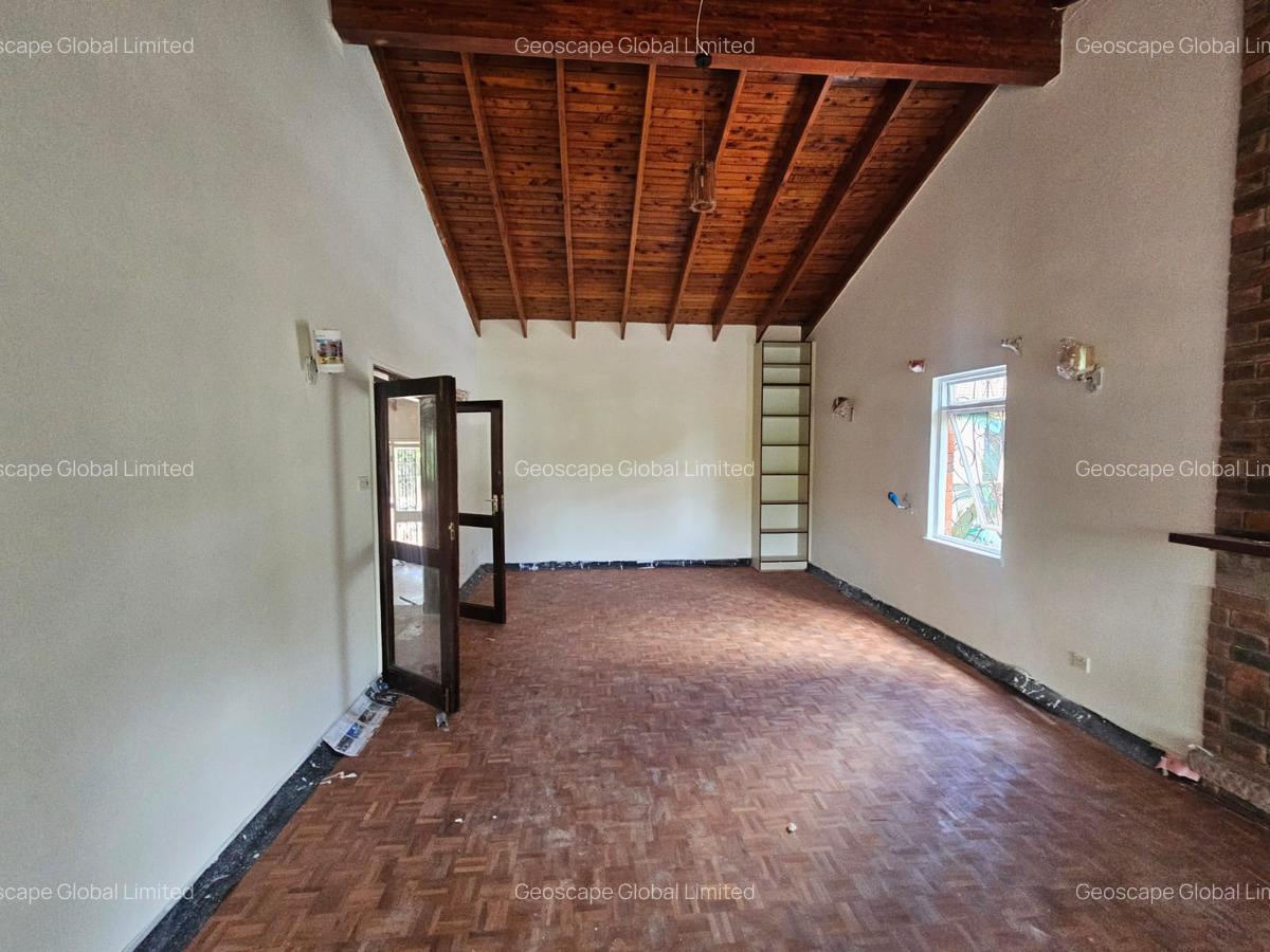 4 Bed House with En Suite in Runda - 11