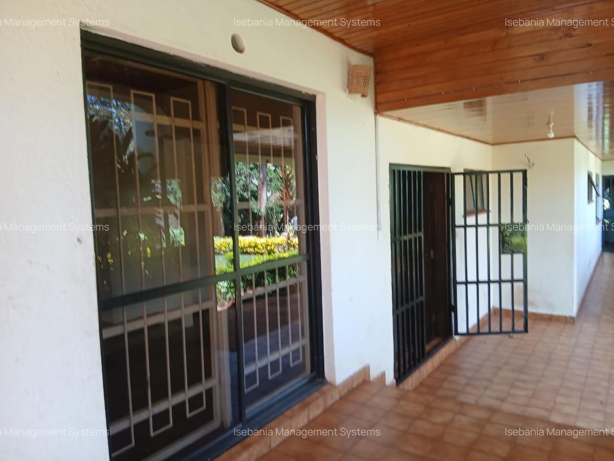 5 Bed House with En Suite at Redhill Road - 16