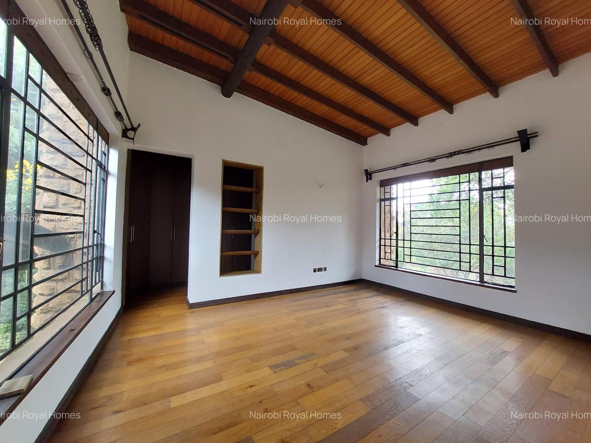 5 Bed House with En Suite at Lake View - 12