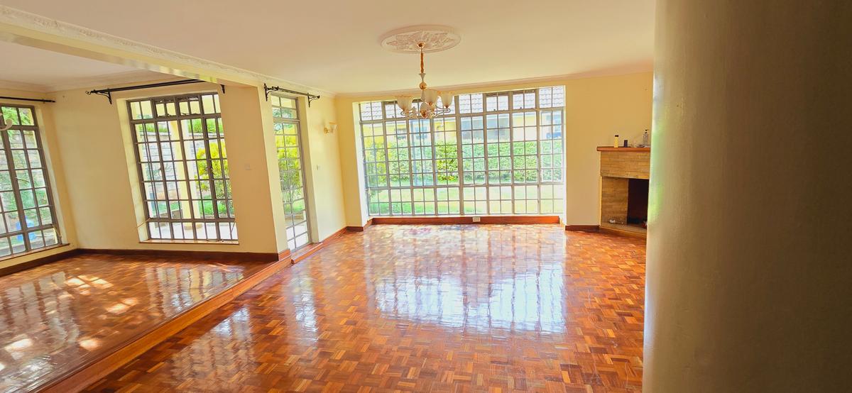 5 Bed Townhouse with En Suite at Lavington - 15