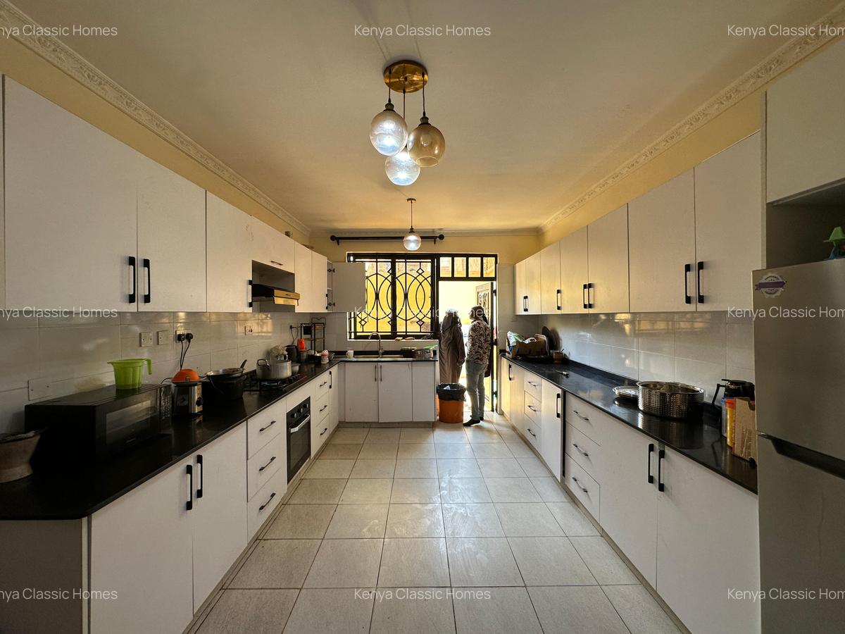 7 Bed Townhouse with En Suite at Langata - 6