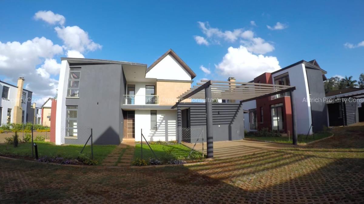 4 Bed Townhouse with En Suite in Garden Estate - 1