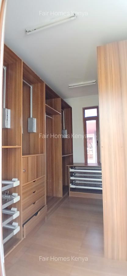5 Bed Townhouse with En Suite at Lavington Green - 10
