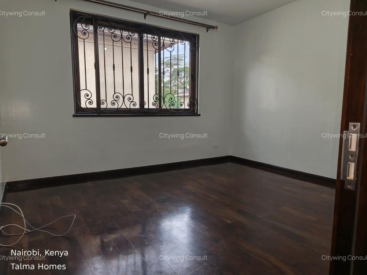 5 Bed Townhouse with En Suite at Lavington Green - 15