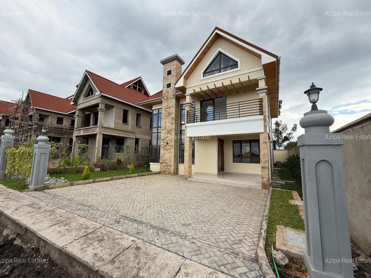 4 Bed Townhouse with En Suite at Namanga Road - 17