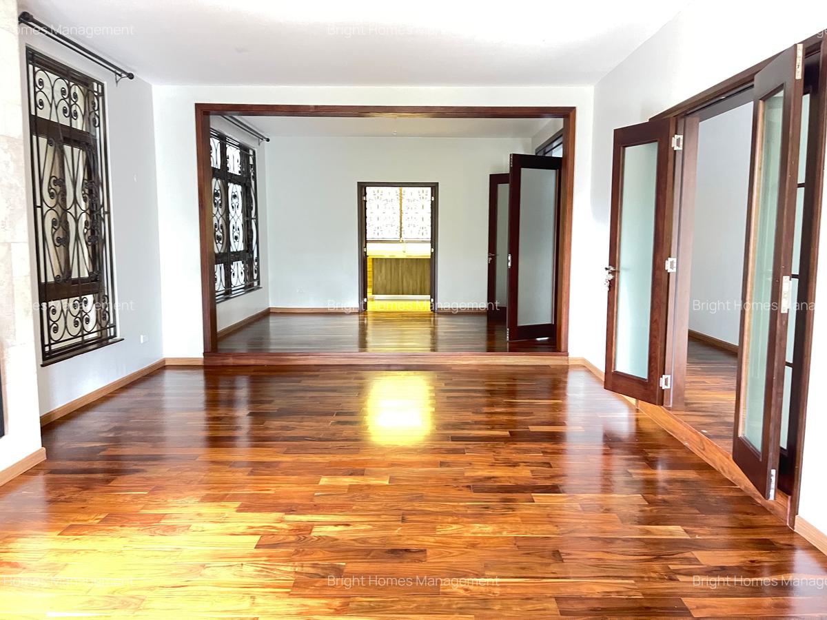 5 Bed Townhouse with En Suite in Lavington - 6