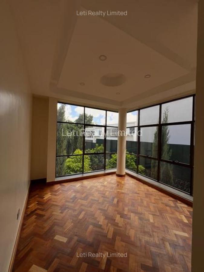 5 Bed Townhouse with En Suite in Lavington - 7