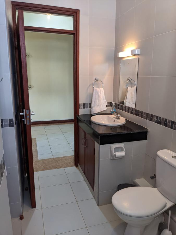 Serviced 2 Bed Apartment with En Suite in Nyali Area - 8