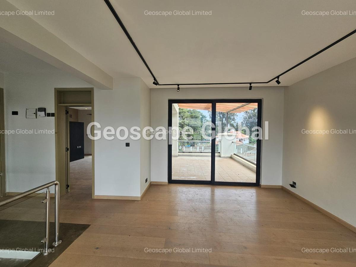 5 Bed Townhouse with En Suite in Lavington - 7