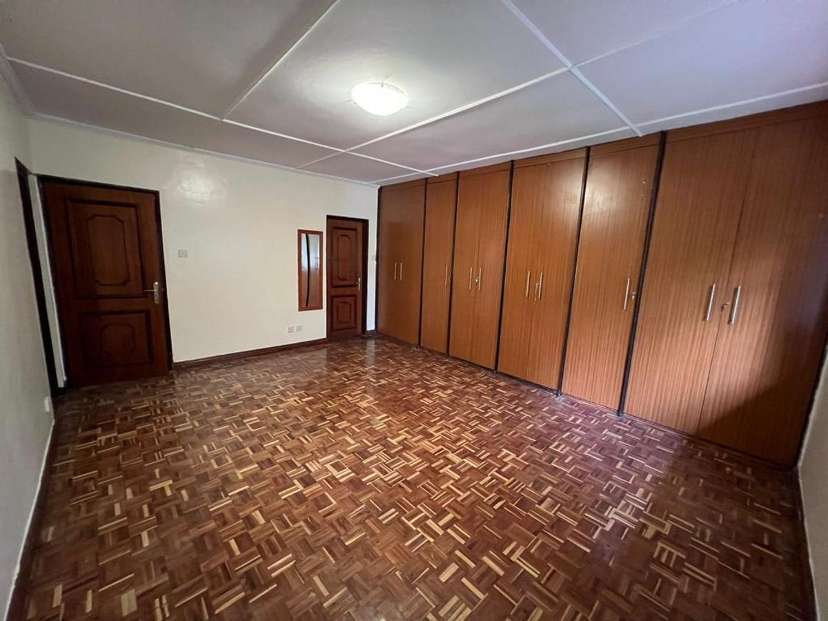 5 Bed Townhouse with En Suite in Westlands Area - 13