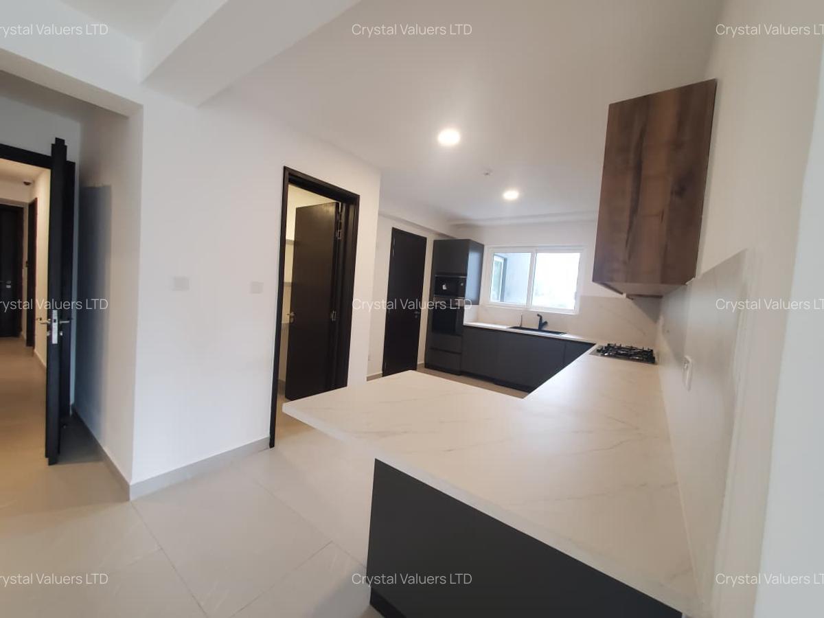 5 Bed Apartment with En Suite in General Mathenge - 12