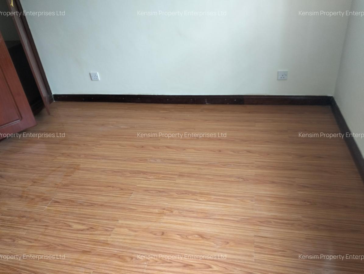 4 Bed Apartment with En Suite in Riverside - 11