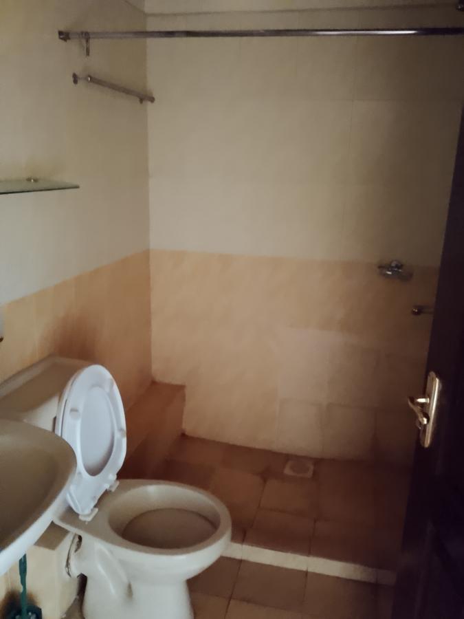 5 Bed Townhouse with En Suite at Lavington - 11