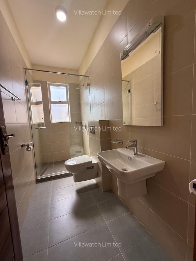 4 Bed Townhouse with En Suite at Brookhouse - 12