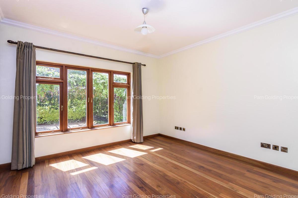 5 Bed House with En Suite in Karen - 7