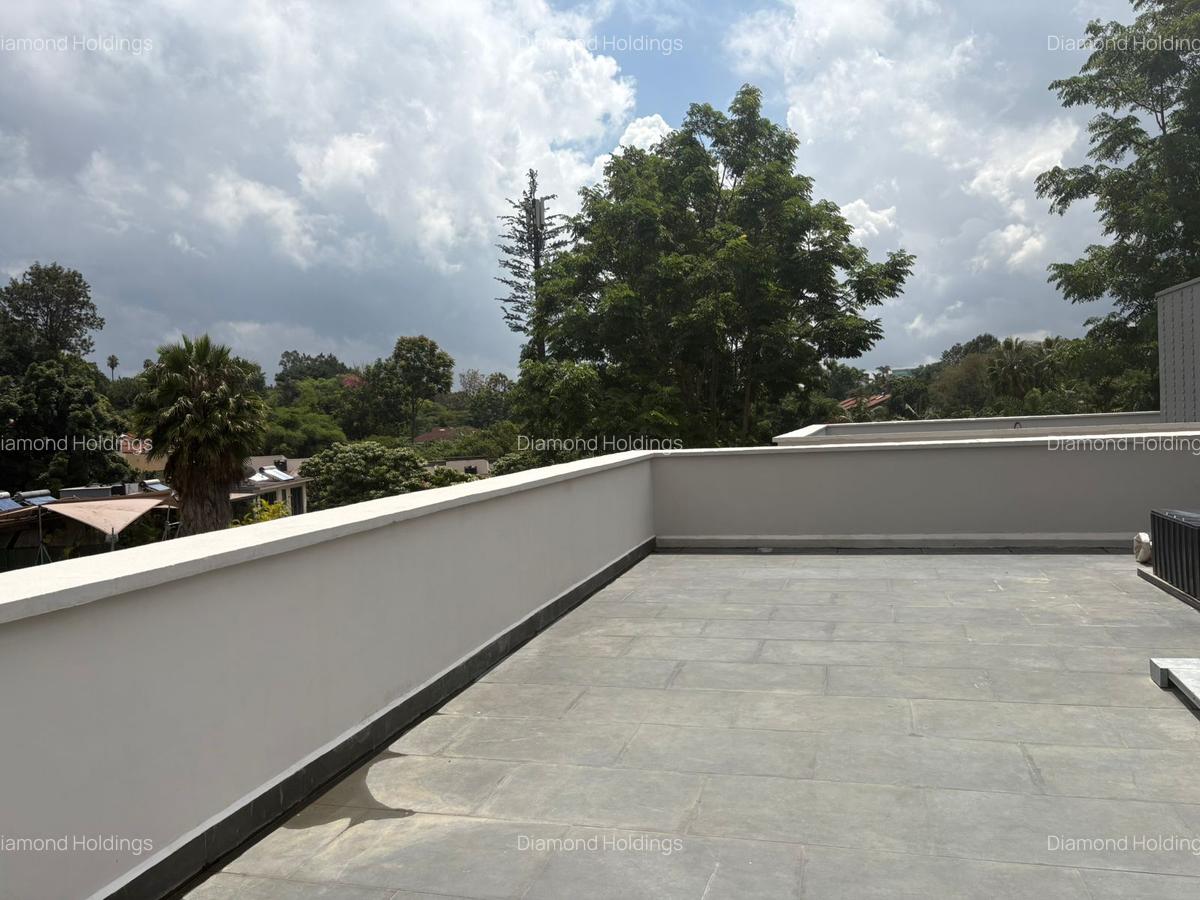 5 Bed Villa with En Suite at Westlands - 5