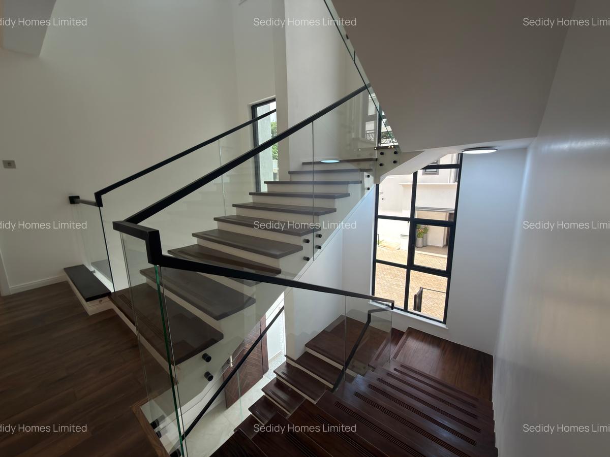 5 Bed Villa with En Suite in Lavington - 17