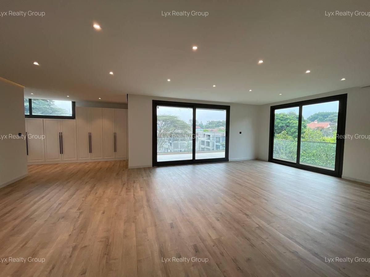 5 Bed Villa with En Suite in Lavington - 18