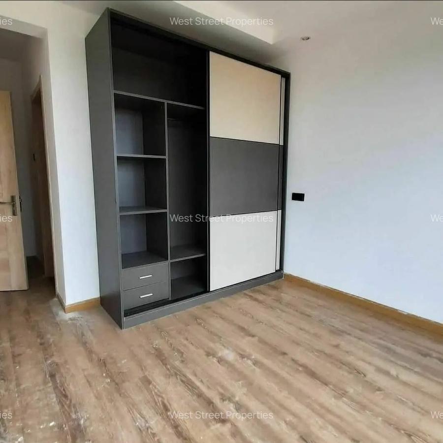 2 Bed Apartment with En Suite at Lavington - 4