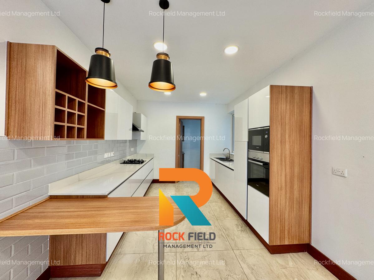 2 Bed Apartment with En Suite in Parklands - 5