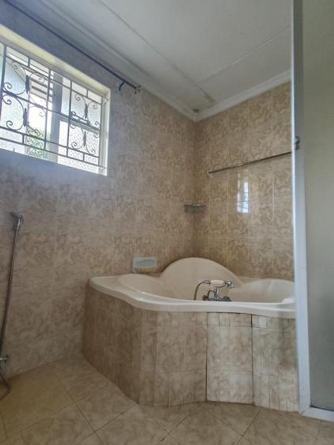 5 Bed Villa with En Suite at Kisembe - 17