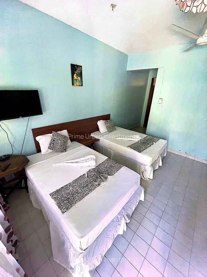 7 Bed Villa with En Suite at Mj - Marina - 16