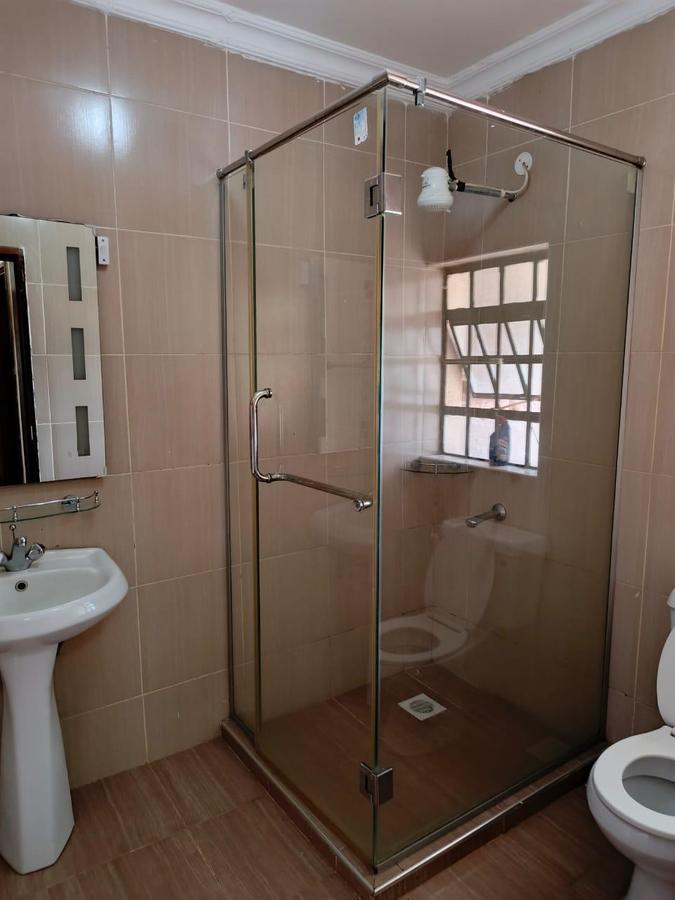 3 Bed House with En Suite at Rosslyn - 16