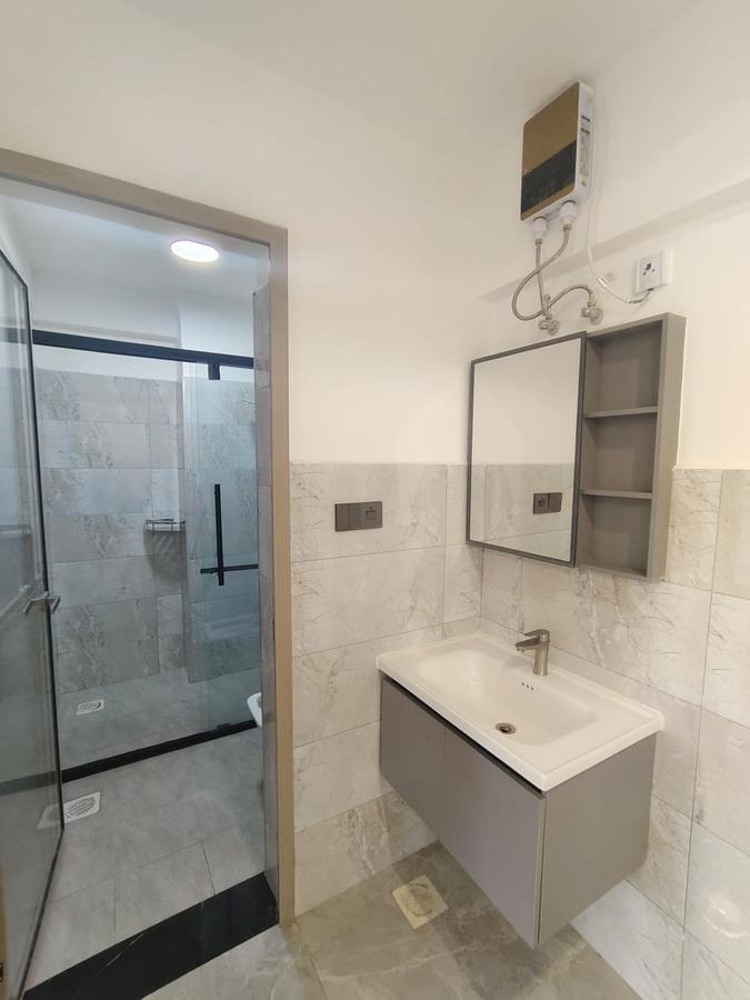 Serviced 1 Bed Apartment with En Suite in Lavington - 6