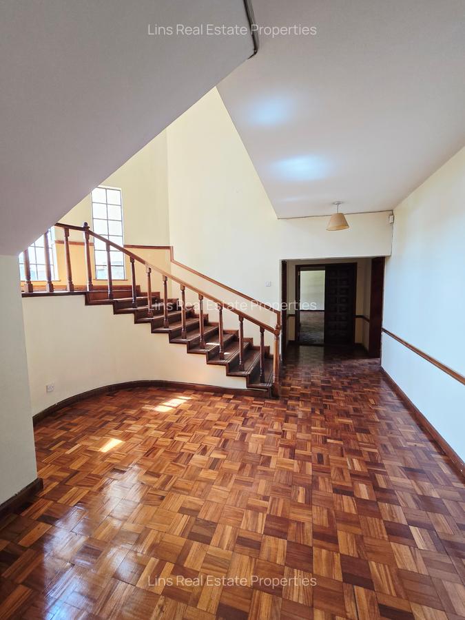 5 Bed House with En Suite in Runda - 5