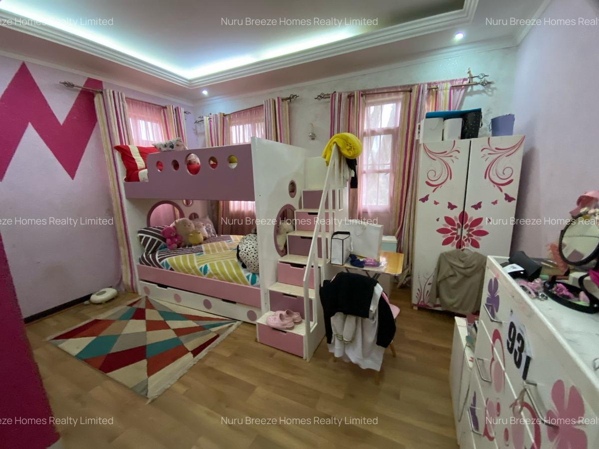 5 Bed House with En Suite in Runda - 6