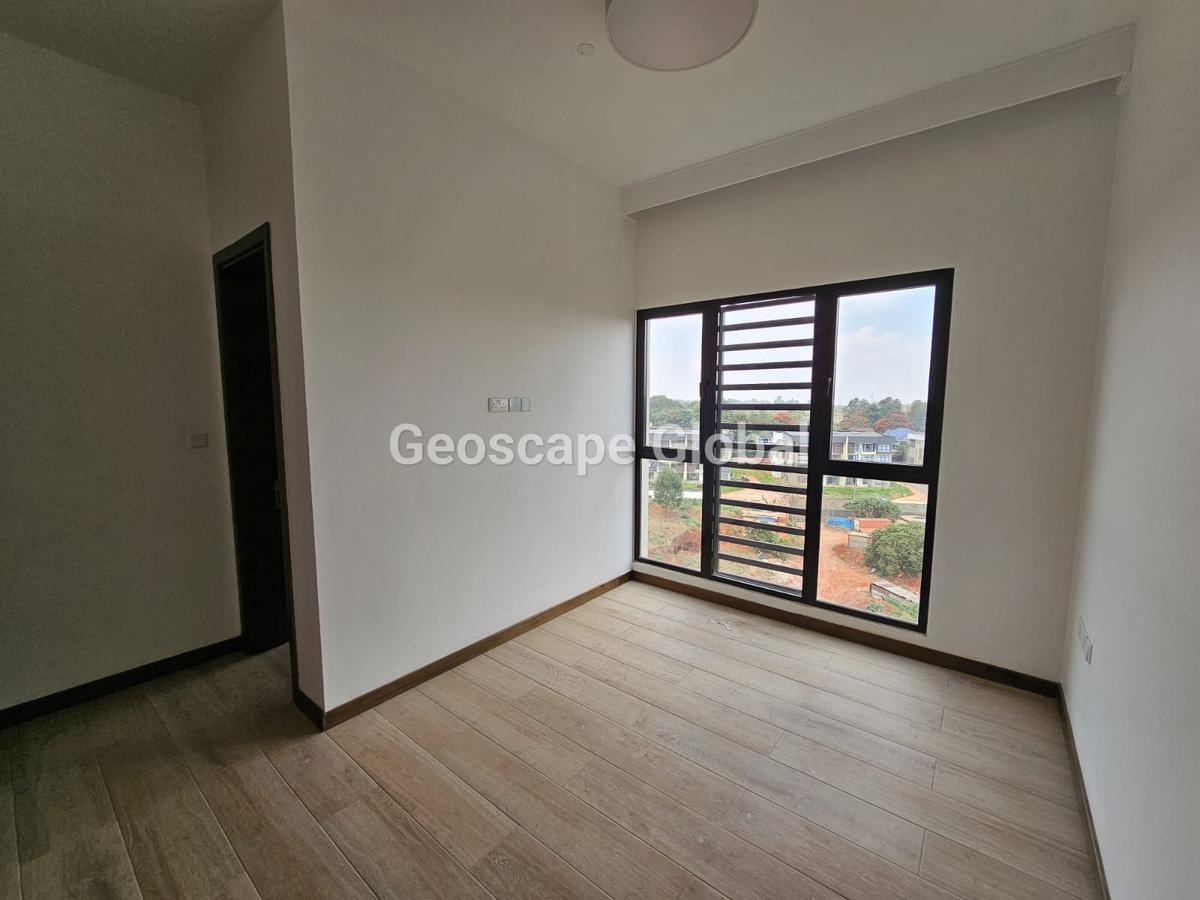 3 Bed Apartment with En Suite in Rosslyn - 12