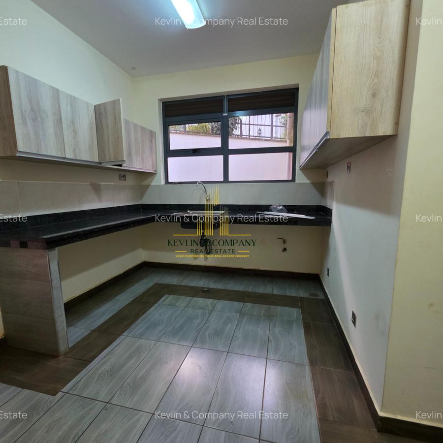 7 Bed Villa with En Suite in Nyari - 14