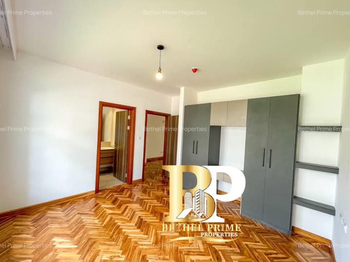 4 Bed Townhouse with En Suite in Rosslyn - 16