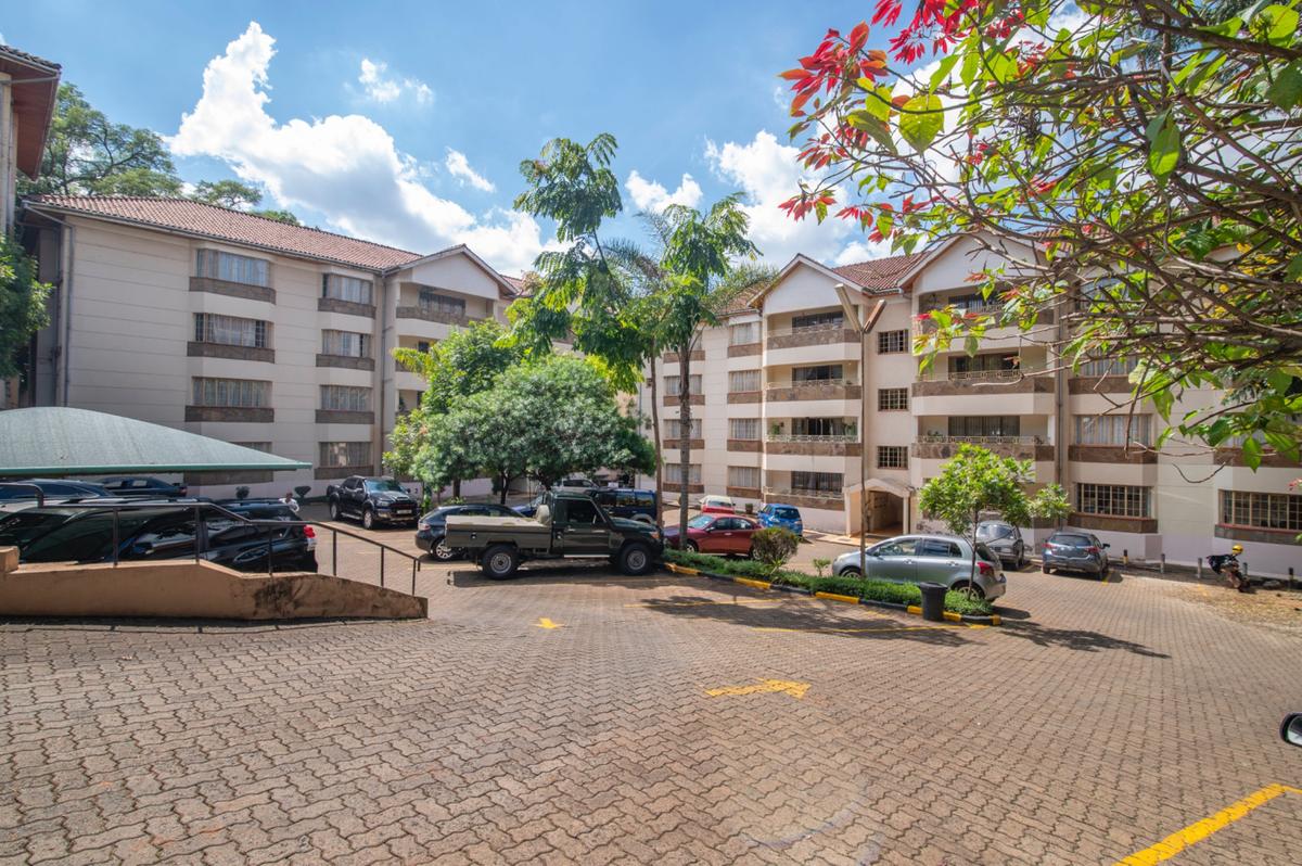 4 Bed Apartment with En Suite in Westlands Area - 1