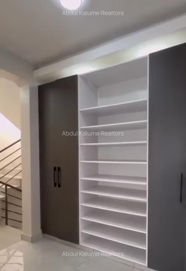 4 Bed Villa with En Suite at Mtwapa - 4