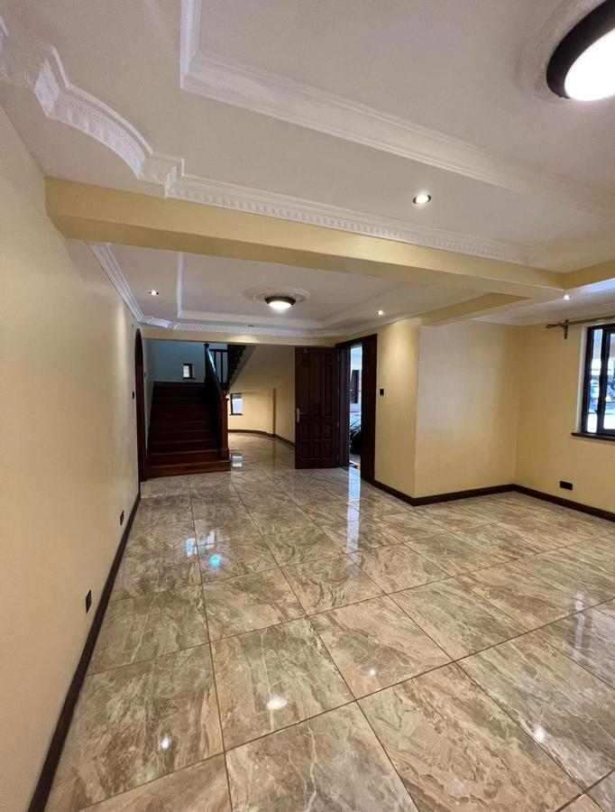 5 Bed Townhouse with En Suite in Lavington - 7