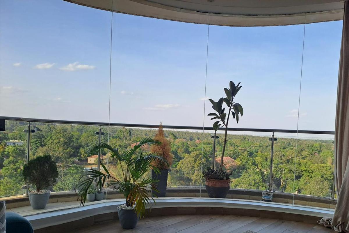 3 Bed Apartment with En Suite at Parklands - 1
