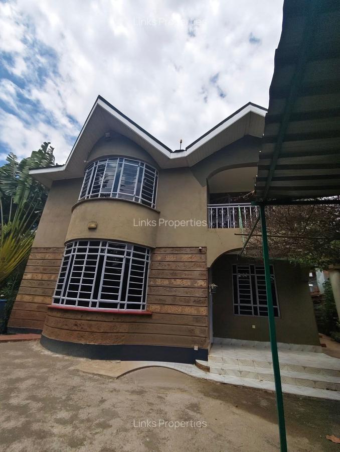 4 Bed Townhouse with En Suite at Kerarapon Drive - 2